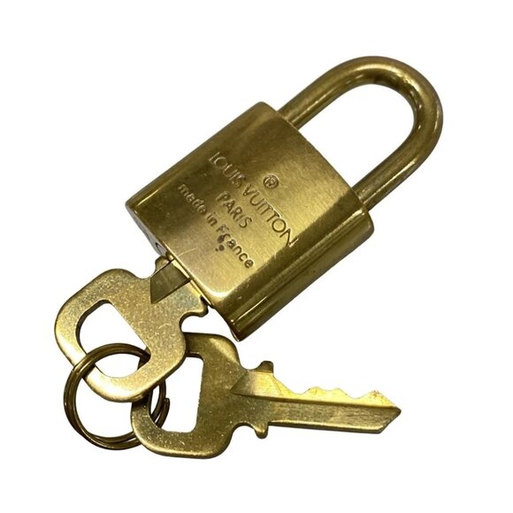 LOUIS VUITTON Padlock Gold Others - Unconfirmed Accessory 99-062425 - Picture 2 of 3